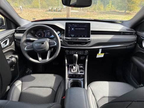 New 2025 Jeep Compass Latitude w/ Altitude Special Edition image 25