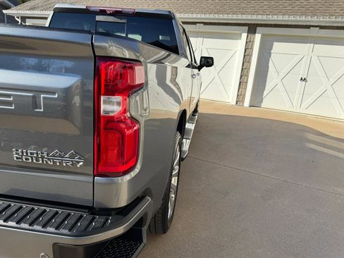 Used 2020 Chevrolet Silverado 1500 High Country w/ Technology Package image 36