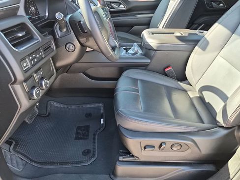 Used 2022 Chevrolet Suburban RST w/ Luxury Package image 32