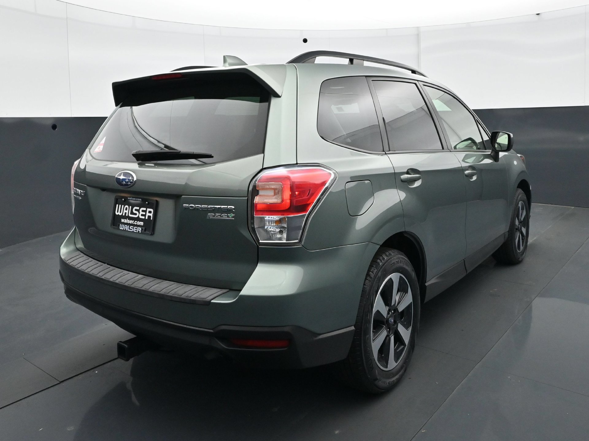 Used 2017 Subaru Forester 2.5i Premium w/ Popular Package #2A AWD/4WD image 5