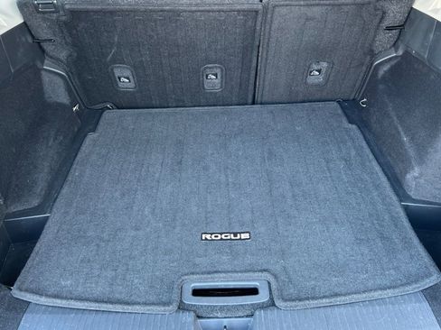 Used 2023 Nissan Rogue SV image 20