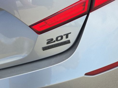 Used 2019 Honda Accord Touring image 6