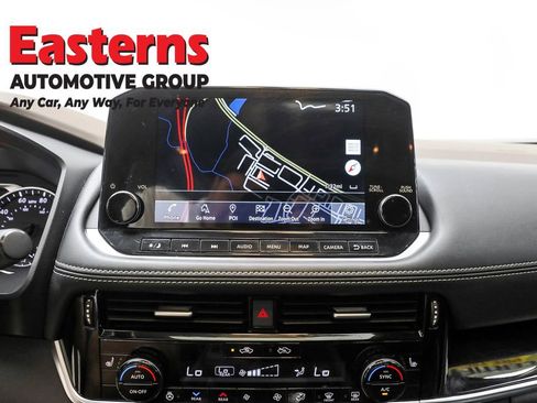 Used 2022 Nissan Rogue SL w/ SL Premium Package image 16