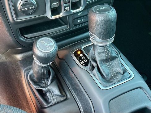 New 2025 Jeep Gladiator Sport image 16