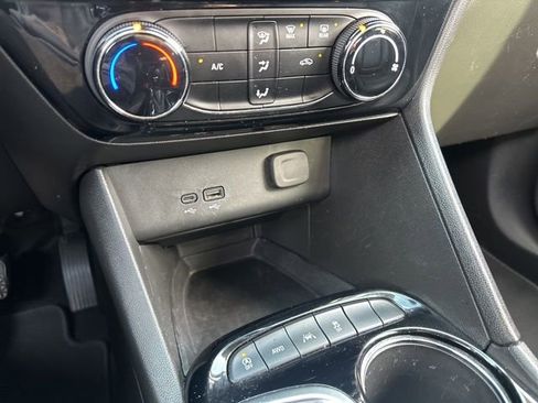 Used 2024 Buick Encore GX Sport Touring image 48