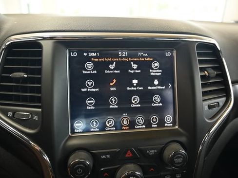 Used 2018 Jeep Grand Cherokee Altitude AWD/4WD image 16