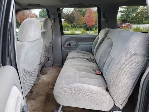 Used 1997 Chevrolet Suburban 4WD w/ Preferred Equipment Group 2 image 22
