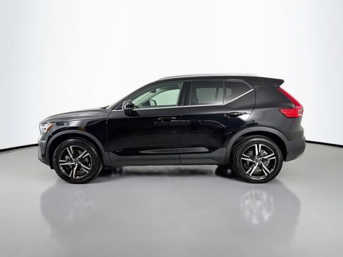 Certified 2025 Volvo XC40 B5 Core image 8