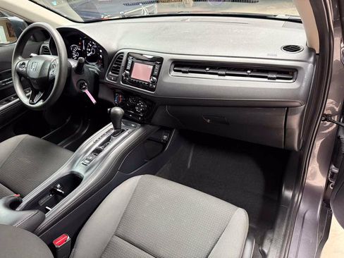 Used 2022 Honda HR-V LX image 11