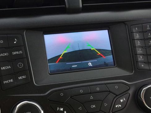 Used 2017 Ford Fusion SE FWD image 18
