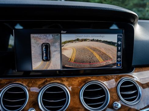 Used 2019 Mercedes-Benz E 300 4MATIC w/ Driver Assistance Package image 21