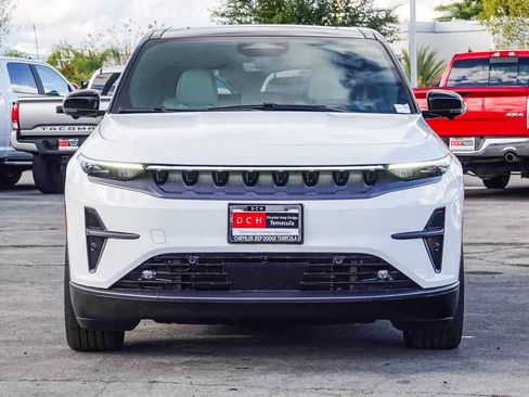 Used 2025 Jeep Wagoneer S Limited image 2