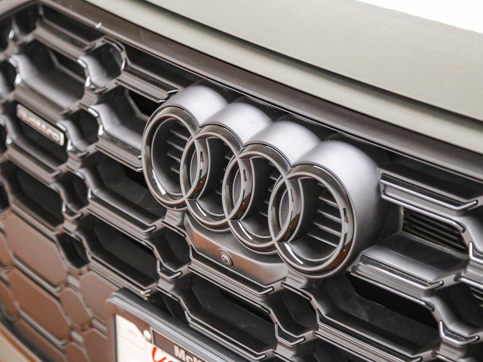 Certified 2024 Audi Q5 e Premium Plus w/ Premium Plus Package AWD/4WD image 9