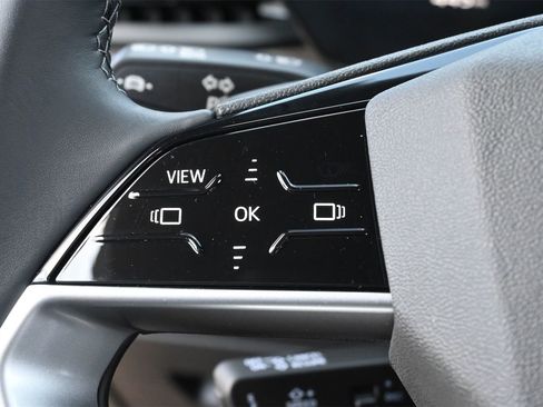 Certified 2025 Audi Q5 Premium w/ Convenience Package image 6