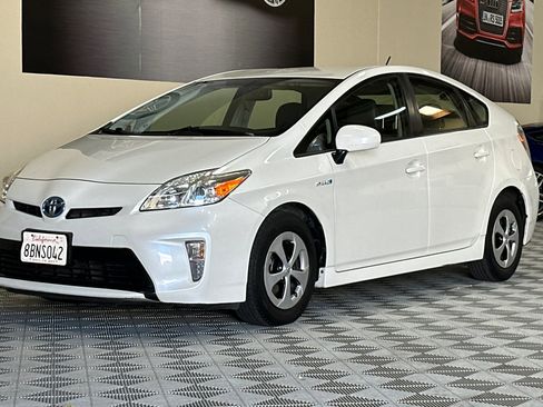 Used 2015 Toyota Prius Four FWD image 8