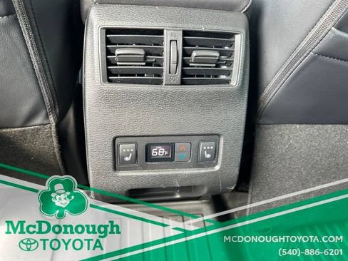 Used 2023 Mitsubishi Outlander SEL AWD/4WD image 9