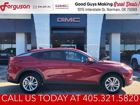 New 2026 Buick Envista Preferred w/ Convenience I Package FWD image 2