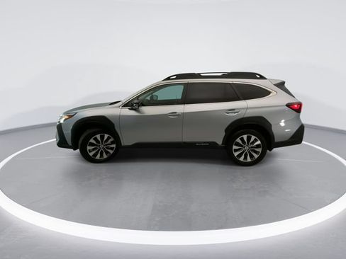 Used 2025 Subaru Outback Limited XT AWD/4WD image 9