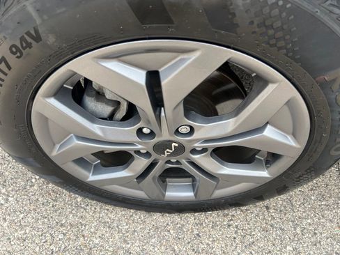 Certified 2024 Kia Seltos S AWD/4WD image 47