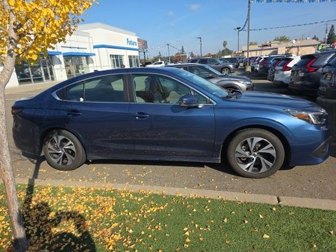Used 2022 Subaru Legacy Premium image 2