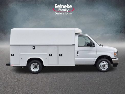 New 2027 Ford E-350 and Econoline 350 Super Duty w/ Power Equipment Group RWD image 4