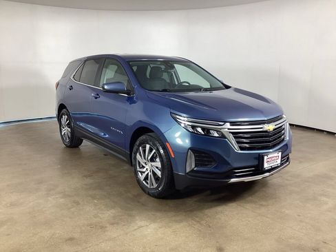 Used 2024 Chevrolet Equinox LT FWD image 3