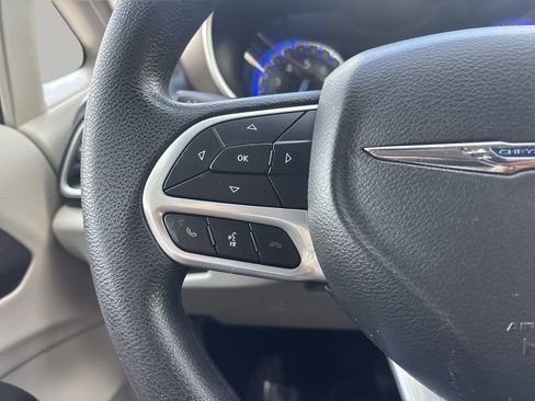 Used 2021 Chrysler Voyager LX image 25