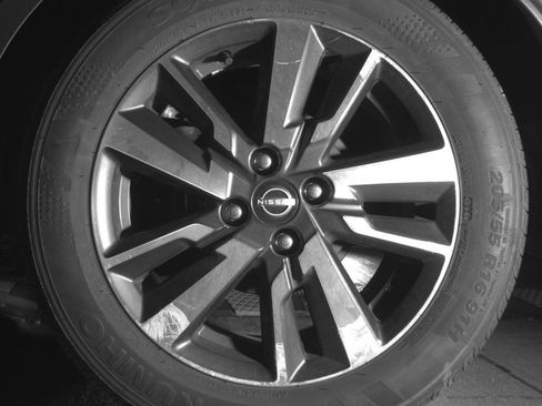 Used 2025 Nissan Versa SV FWD image 14
