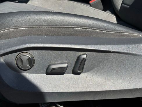 Used 2022 Volkswagen Taos SE AWD/4WD image 7