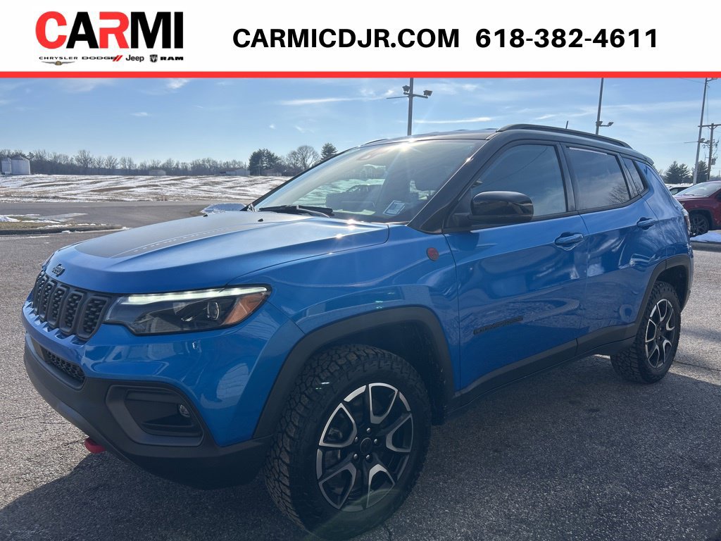 Used 2025 Jeep Compass Trailhawk w/ Trailhawk Elite Group AWD/4WD image 3