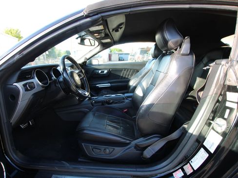 Used 2020 Ford Mustang Premium image 9