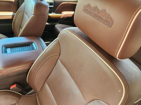 Used 2016 Chevrolet Silverado 2500 High Country w/ Duramax Plus Package AWD/4WD image 26