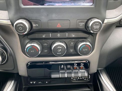 Used 2019 RAM 1500 Big Horn image 18