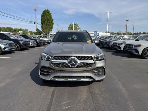 Used 2022 Mercedes-Benz GLE 350 w/ AMG Line Exterior image 3
