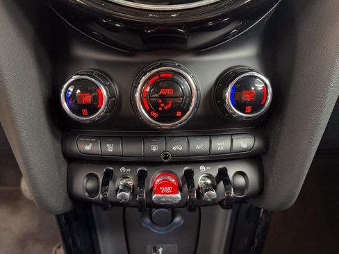 Used 2022 MINI Cooper 2-Door Hardtop w/ Premium Package image 47