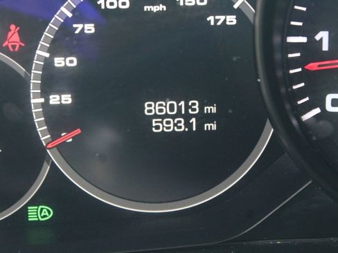 Used 2020 Porsche Cayenne AWD/4WD image 19
