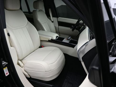 Used 2024 Land Rover Range Rover SE AWD/4WD image 11