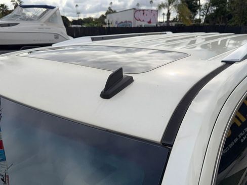 Used 2015 Cadillac Escalade Luxury image 16