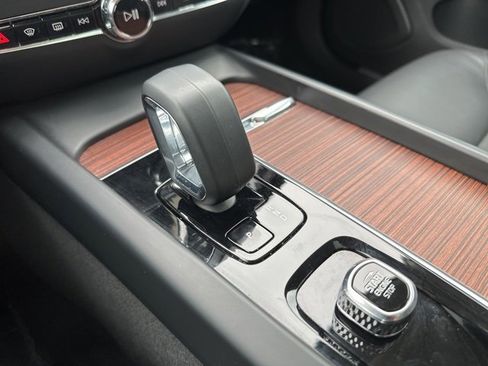 Certified 2025 Volvo V60 B5 Cross Country Plus image 20