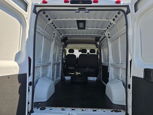 Used 2023 RAM ProMaster 2500 w/ Driver Convenience Group FWD image 21