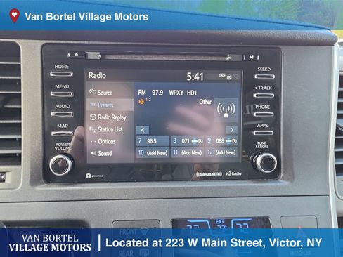 Used 2019 Toyota Sienna XLE w/ XLE Navigation Package FWD image 21