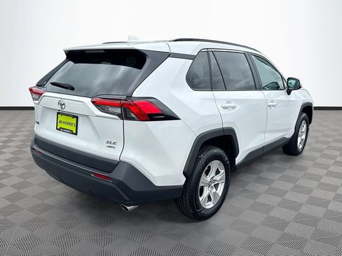 Used 2019 Toyota RAV4 XLE AWD/4WD image 4