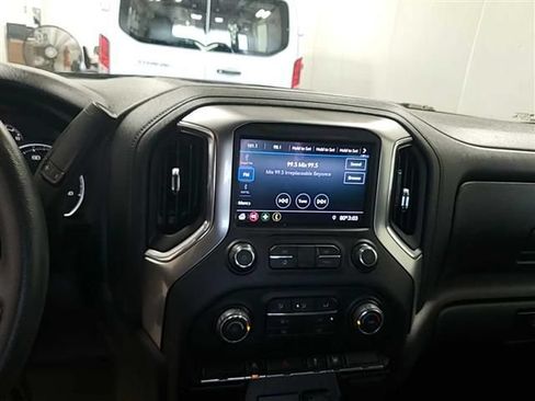 Used 2020 Chevrolet Silverado 1500 LT RWD image 8