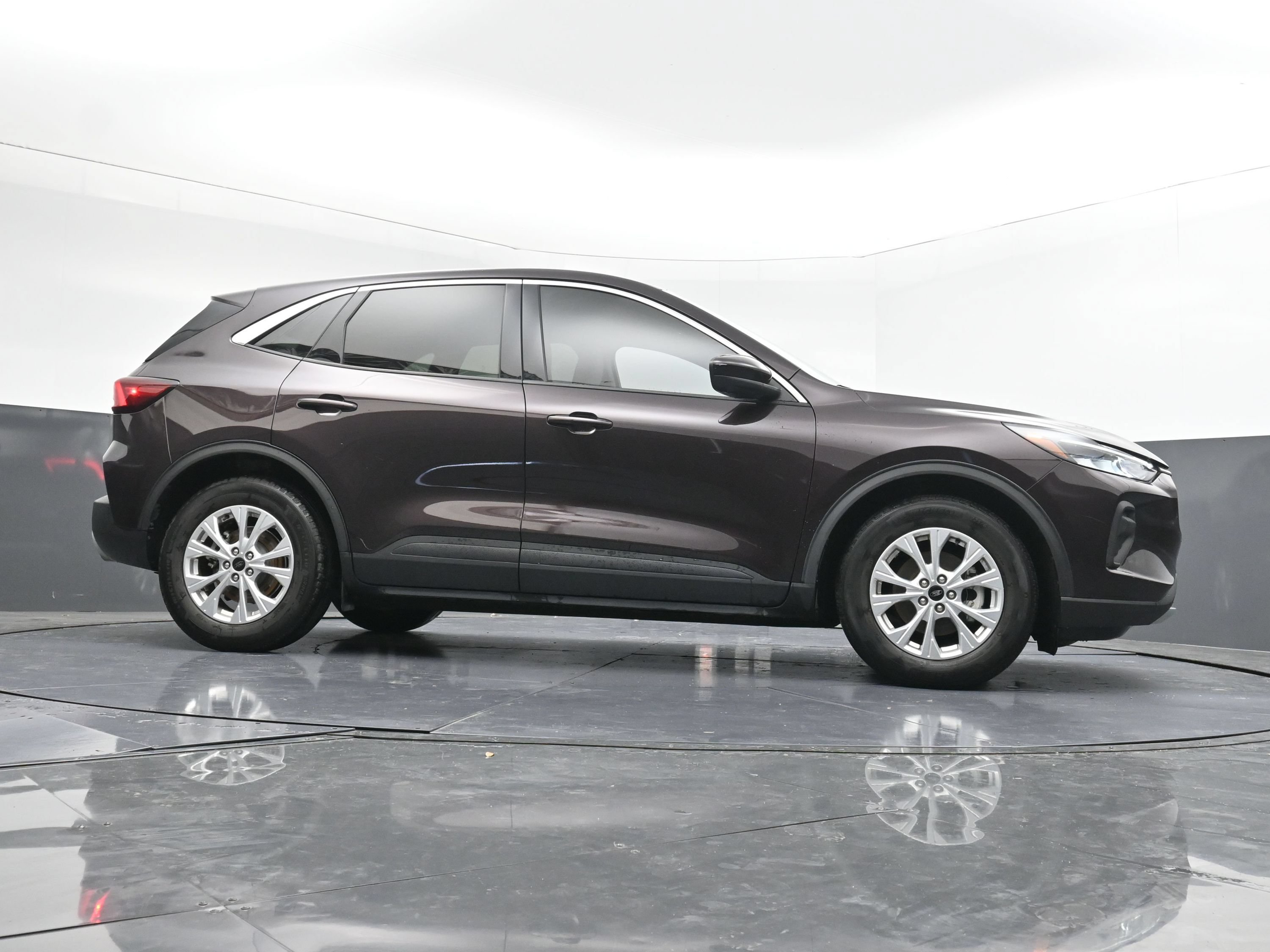 Used 2023 Ford Escape Active w/ Tech Pack #2 FWD image 31