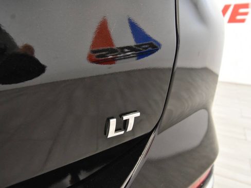 Used 2020 Chevrolet Equinox LT image 32