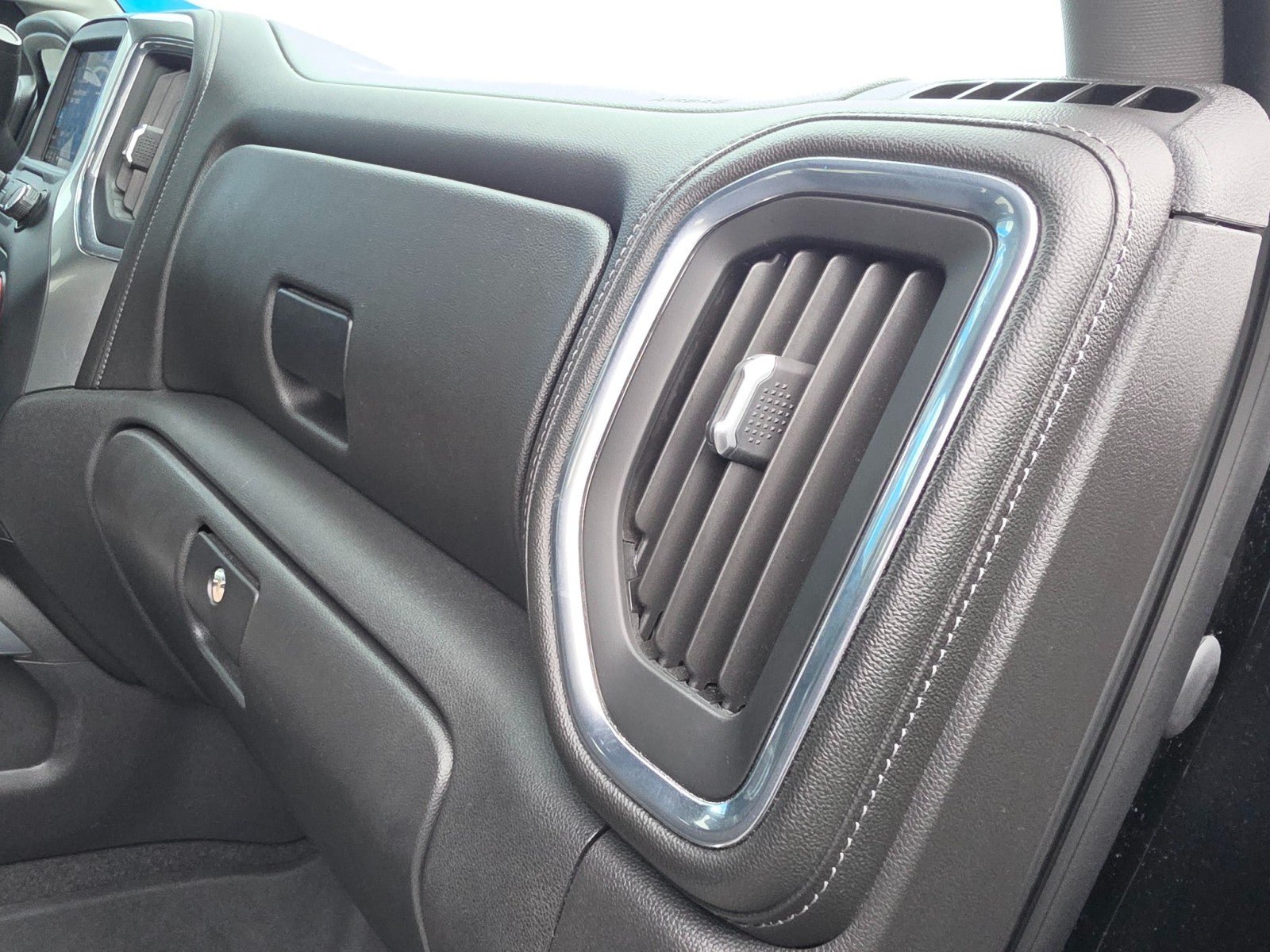 Used 2020 Chevrolet Silverado 1500 RST AWD/4WD image 14