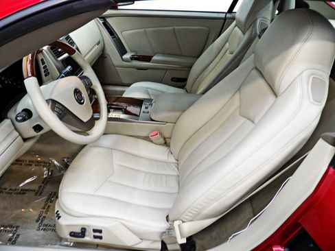 Used 2005 Cadillac XLR RWD image 14