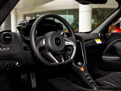 New 2026 McLaren 750S image 21