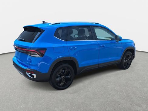 New 2026 Volkswagen Taos SE FWD image 5