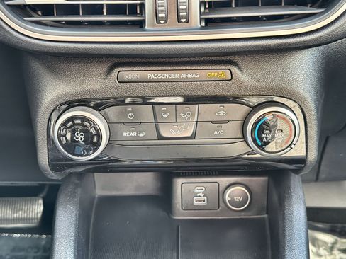 Used 2021 Ford Escape SE image 20